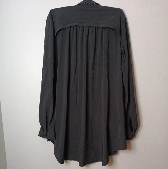 Lululemon On the Move Gray Button Down Long Sleeve Blouse - Picture 6 of 12